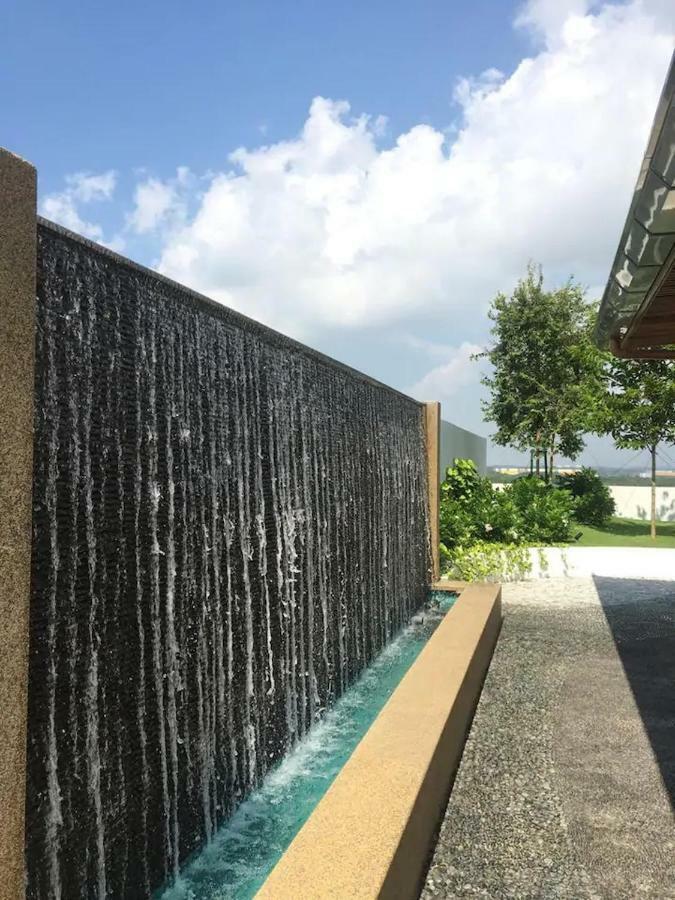 Almas Suites Puteri Harbour Nusajaya  Exteriér fotografie